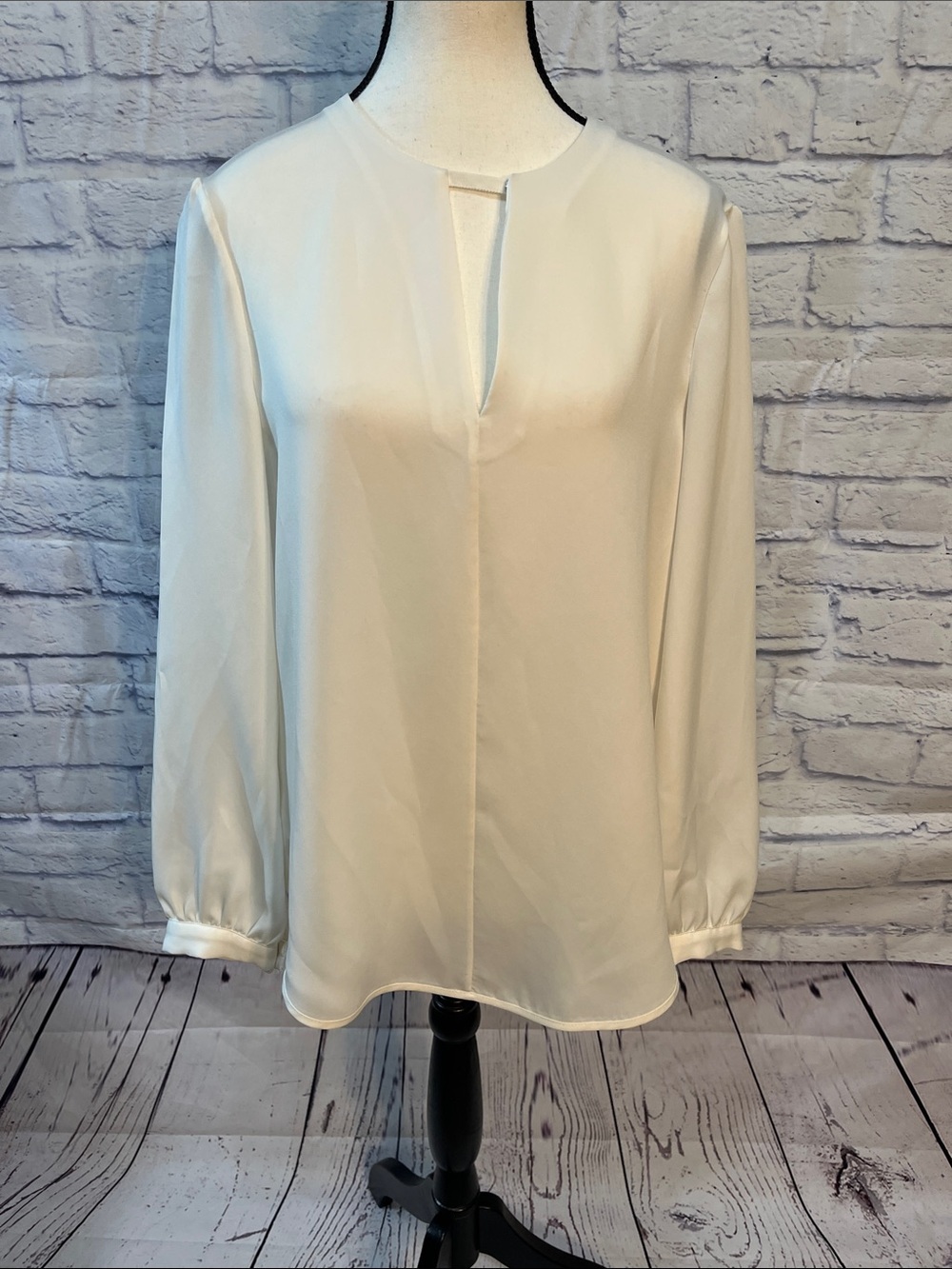 Rag & Bone Long Sleeve Blouse Cream Size Medium Keyhole